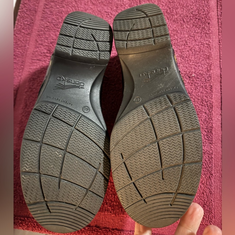 Dansko Multicolor Feather Pattern Mules - image 5